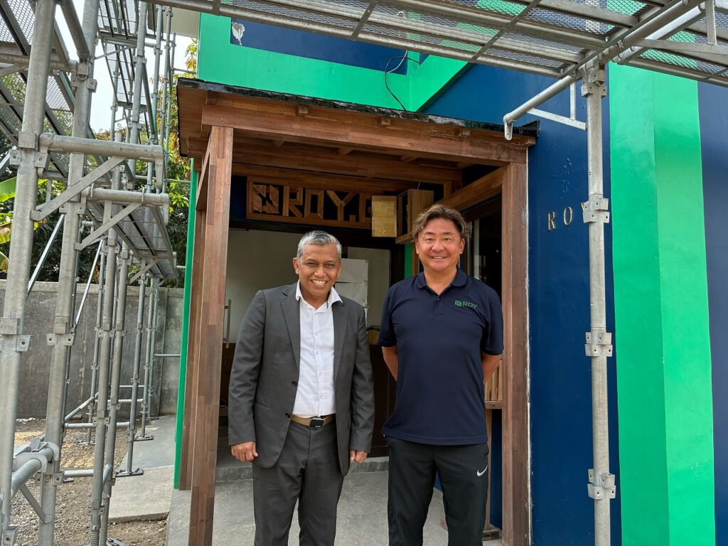 建築研修センターを訪問したPerdi-Saefullah氏